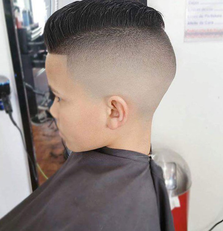 Hãy xem những kiểu tóc đáng yêu, phong cách cho bé trai để bạn có thể tìm cho con trai của mình một kiểu tóc mới và ấn tượng nhé!